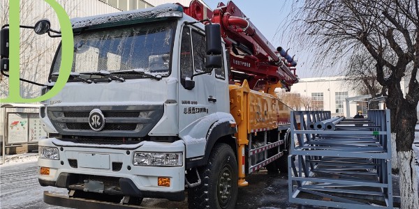 混凝土泵車是否可以用海綿球去清洗呢?