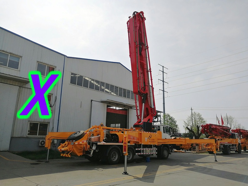 青島小型混凝土泵車價(jià)格 (7)