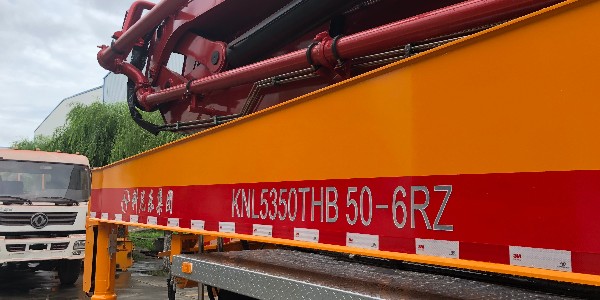 液壓缸由哪些部分組成？