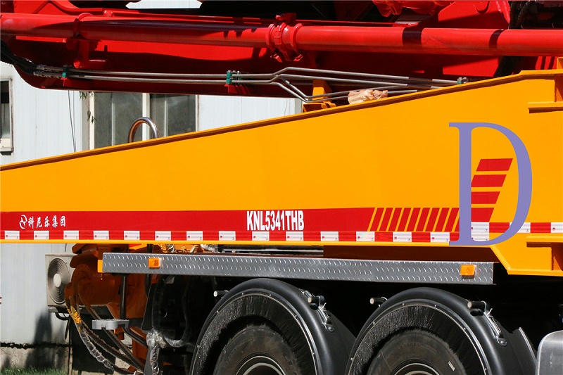 青島混凝土泵車(chē)價(jià)格 (7)