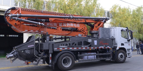 當(dāng)你考慮32米小泵車時，有哪些點是在選擇時要注意的呢？