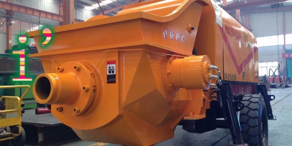 如何降低混凝土泵的泵送沖擊以及顫動(dòng)現(xiàn)象，消除卡箍式連接帶來(lái)的隱患