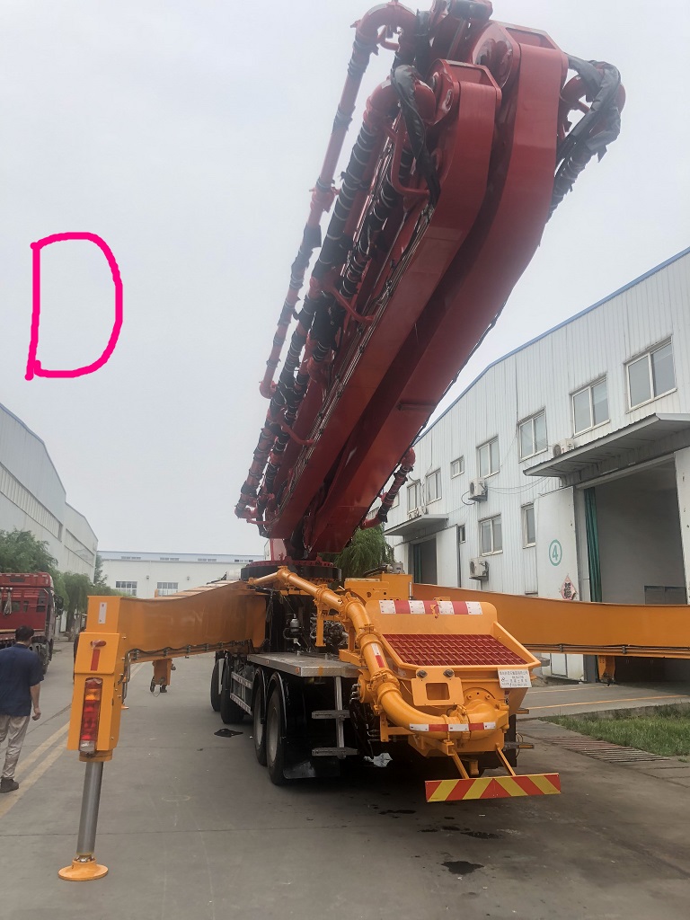 青島小型混凝土泵車價格 (4)