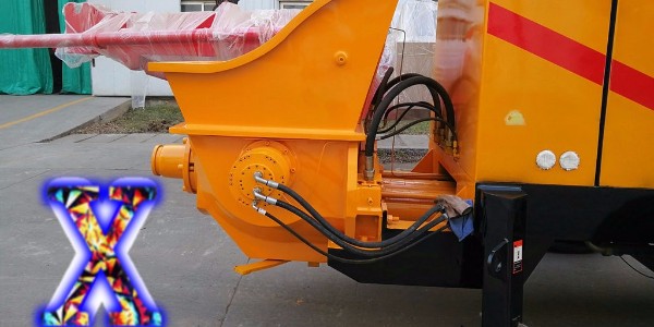 在對混凝土泵進(jìn)行系統(tǒng)升壓和堵管時，操作工應(yīng)當(dāng)怎么做？ —小科說泵