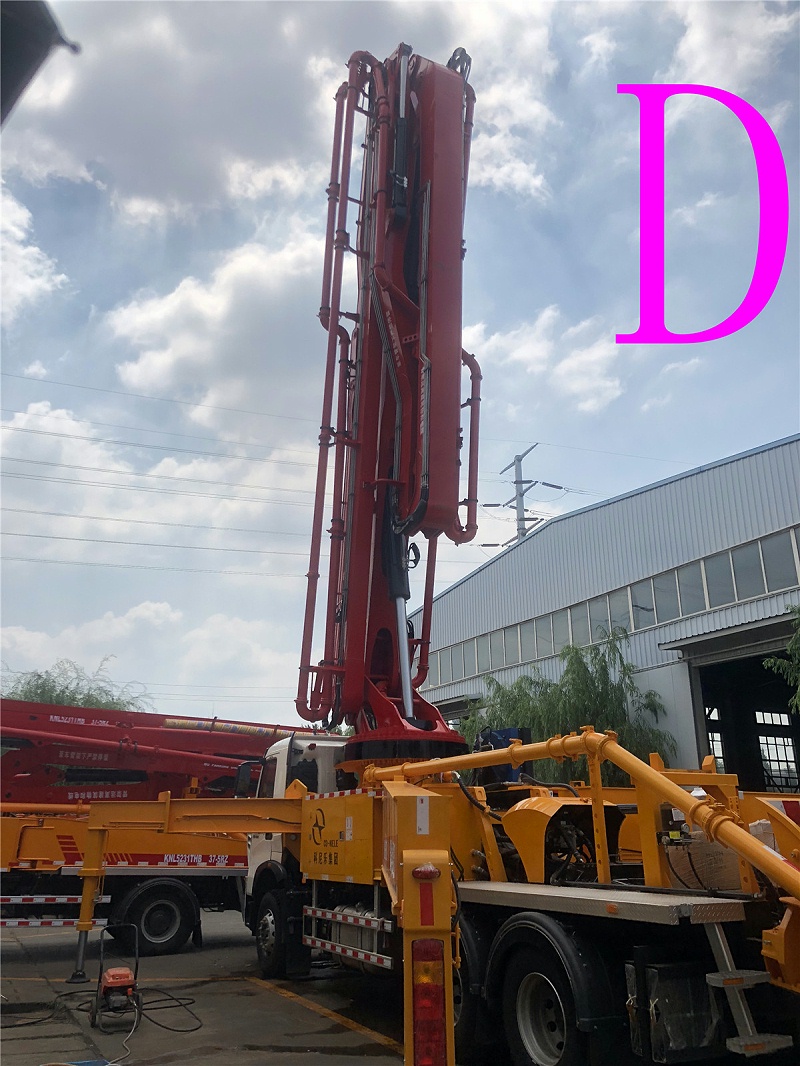 青島小型混凝土泵車價格 (3)