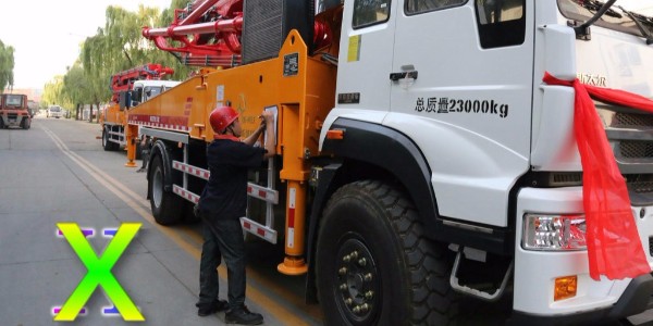 小型泵車(chē)從開(kāi)到工地到作業(yè)完成，施工流程你都了解嗎？——科尼樂(lè)